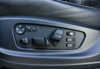 Подержанный автомобиль BMW X5 2007 года (18 фото)