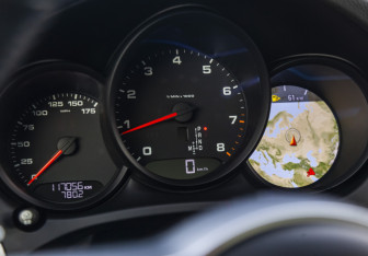 Подержанный автомобиль Porsche Macan 2021 года (15 фото)