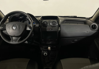 Подержанный автомобиль Renault Duster 2018 года (12 фото)