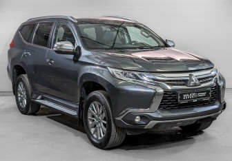 Подержанный автомобиль Mitsubishi Pajero Sport 2018 года (3 фото)