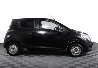 Подержанный автомобиль Chevrolet Spark 2011 года (4 фото)
