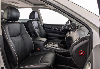 Подержанный автомобиль Infiniti QX60 2018 года (24 фото)