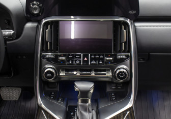 Подержанный автомобиль Lexus LX 2022 года (15 фото)