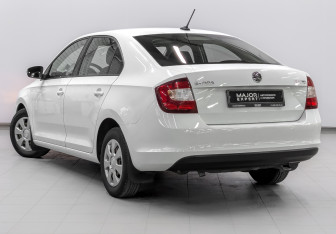 Подержанный автомобиль Skoda Rapid Liftback 2019 года (7 фото)