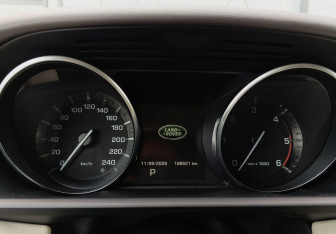 Подержанный автомобиль Land Rover Range Rover Sport 2015 года (30 фото)