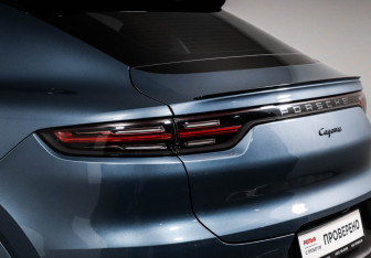Подержанный автомобиль Porsche Cayenne 2020 года (16 фото)