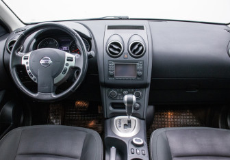 Подержанный автомобиль Nissan Qashqai+2 2012 года (14 фото)