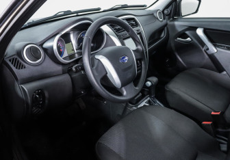 Подержанный автомобиль Datsun mi-DO 2015 года (7 фото)