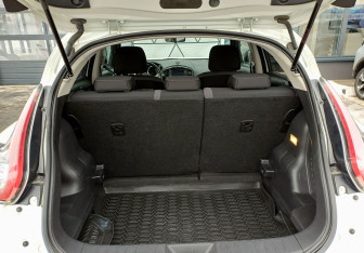 Подержанный автомобиль Nissan Juke 2018 года (10 фото)