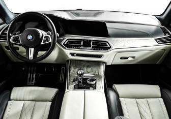 Подержанный автомобиль BMW X7 2019 года (11 фото)