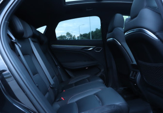 Подержанный автомобиль Geely Tugella 2023 года (10 фото)