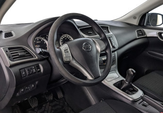 Подержанный автомобиль Nissan Sentra Sedan 2014 года (15 фото)