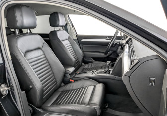 Подержанный автомобиль Volkswagen Passat Wagon 2016 года (24 фото)