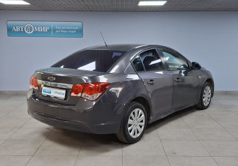 Подержанный автомобиль Chevrolet Cruze Sedan 2013 года (5 фото)