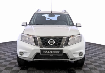 Подержанный автомобиль Nissan Terrano 2021 года (2 фото)