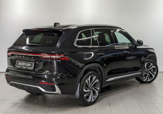 Подержанный автомобиль Geely Monjaro 2023 года (5 фото)