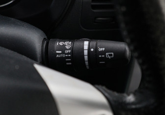 Подержанный автомобиль Nissan X-Trail 2011 года (18 фото)