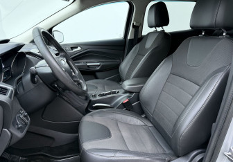 Подержанный автомобиль Ford Kuga 2013 года (10 фото)