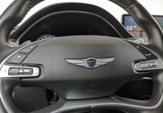 Подержанный автомобиль Genesis G80 2021 года (24 фото)