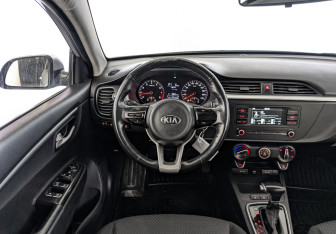 Подержанный автомобиль Kia Rio Hatchback 2021 года (22 фото)