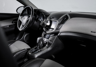 Подержанный автомобиль Chevrolet Cruze Wagon 2014 года (9 фото)