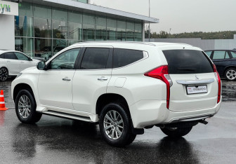 Подержанный автомобиль Mitsubishi Pajero Sport 2018 года (7 фото)
