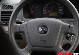 Подержанный автомобиль Kia Cerato Hatchback 2007 года (12 фото)