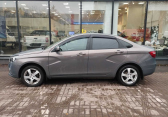 Подержанный автомобиль LADA (ВАЗ) Vesta Sedan 2018 года (5 фото)