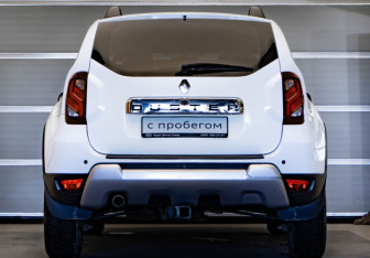 Подержанный автомобиль Renault Duster 2017 года (5 фото)