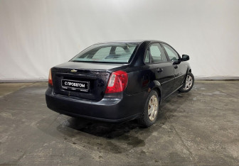 Подержанный автомобиль Chevrolet Lacetti Sedan 2011 года (6 фото)