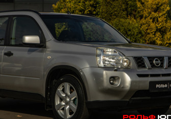 Подержанный автомобиль Nissan X-Trail 2008 года (18 фото)