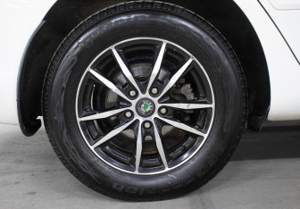 Подержанный автомобиль Skoda Octavia Liftback 2013 года (17 фото)