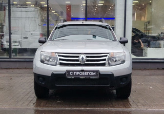 Подержанный автомобиль Renault Duster 2013 года (2 фото)