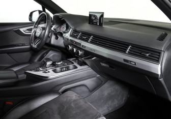 Подержанный автомобиль Audi Q7 2017 года (11 фото)