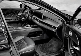 Подержанный автомобиль Chery Arrizo 8 2024 года (11 фото)