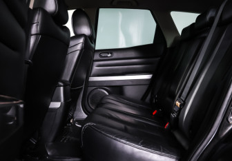 Подержанный автомобиль Mazda CX-7 2010 года (11 фото)