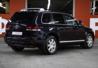 Подержанный автомобиль Volkswagen Touareg 2009 года (5 фото)