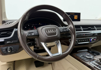 Подержанный автомобиль Audi Q7 2016 года (14 фото)