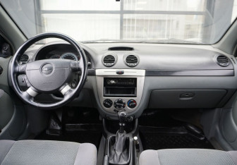 Подержанный автомобиль Chevrolet Lacetti Sedan 2007 года (12 фото)