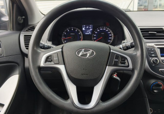 Подержанный автомобиль Hyundai Solaris Sedan 2016 года (11 фото)