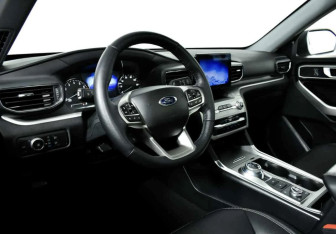 Подержанный автомобиль Ford Explorer 2020 года (7 фото)