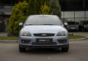 Подержанный автомобиль Ford Focus Sedan 2006 года (2 фото)
