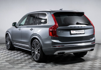 Подержанный автомобиль Volvo XC90 2019 года (7 фото)