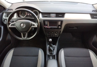Подержанный автомобиль Skoda Rapid Liftback 2017 года (9 фото)