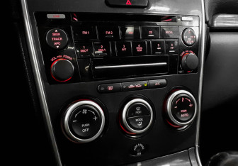 Подержанный автомобиль Mazda 6 Sedan 2006 года (14 фото)