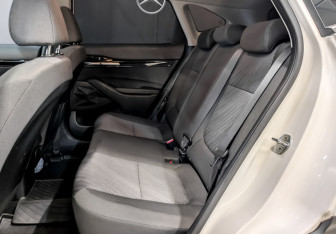 Подержанный автомобиль Kia Seltos 2020 года (12 фото)