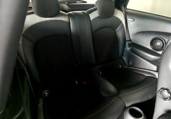 Подержанный автомобиль MINI Hatch 2020 года (10 фото)