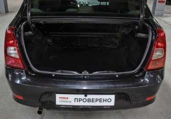 Подержанный автомобиль Renault Logan Sedan 2011 года (10 фото)