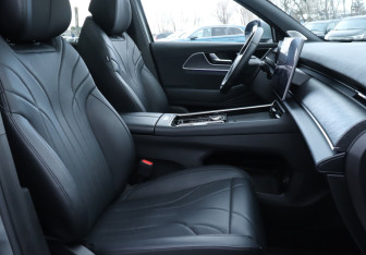 Подержанный автомобиль Chery Tiggo 9 2024 года (14 фото)