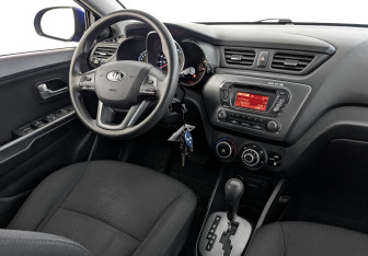 Подержанный автомобиль Kia Rio Sedan 2013 года (26 фото)